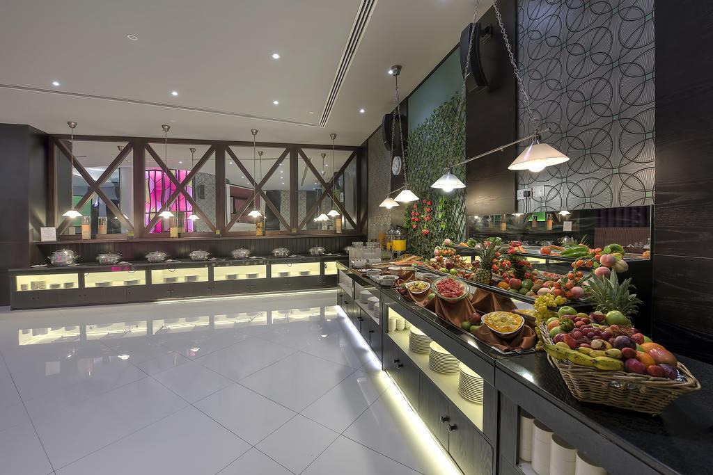 Raintree Rolla Hotel Дубай Екстериор снимка