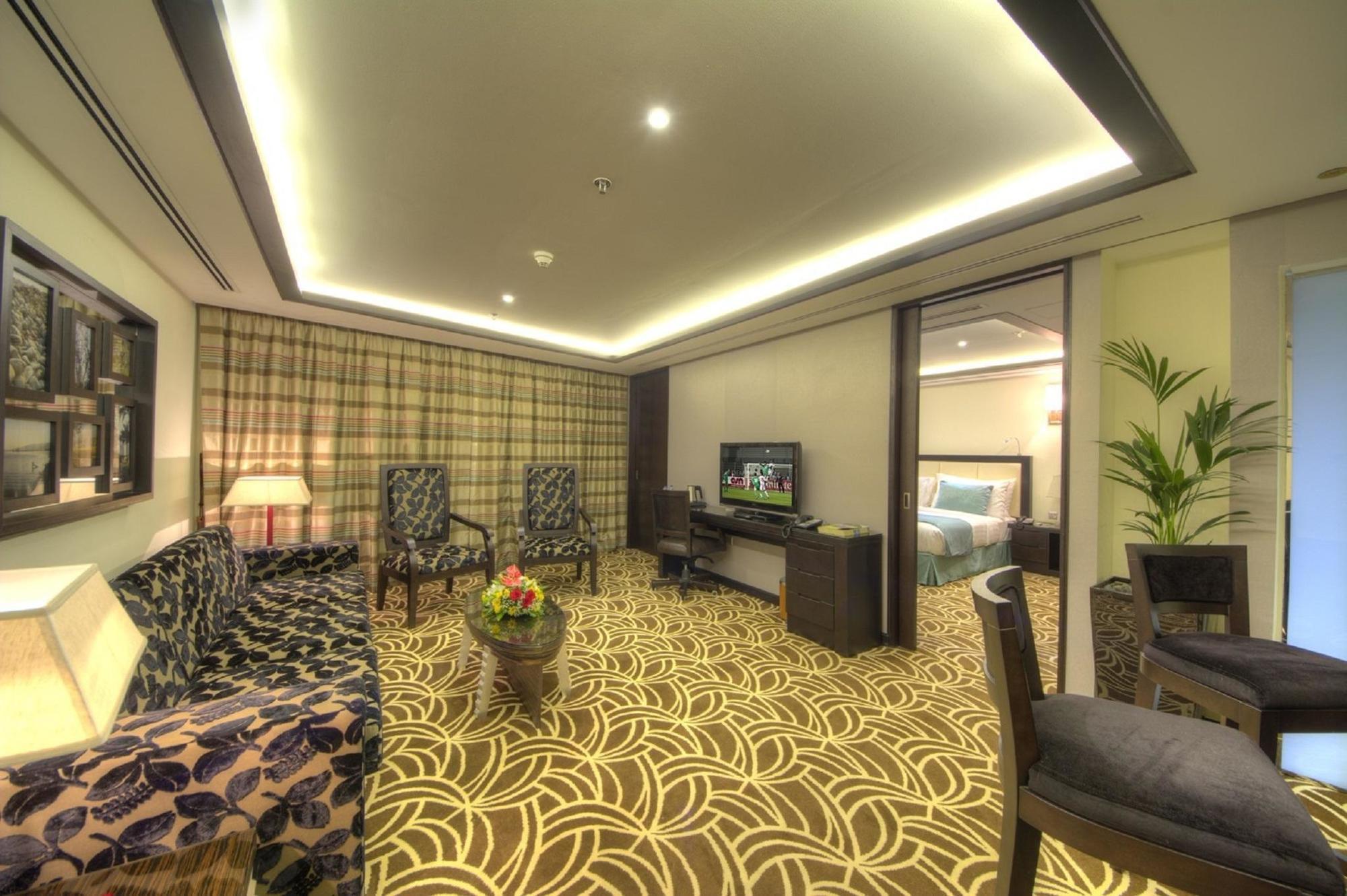 Raintree Rolla Hotel Дубай Екстериор снимка