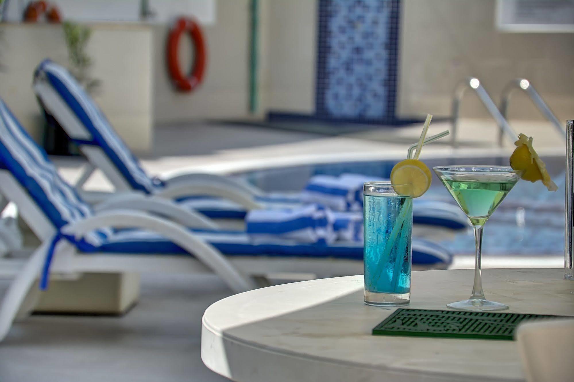 Raintree Rolla Hotel Дубай Екстериор снимка