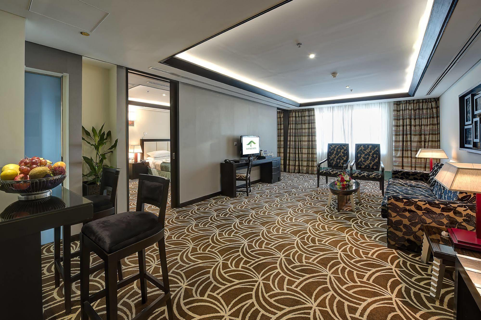 Raintree Rolla Hotel Дубай Екстериор снимка