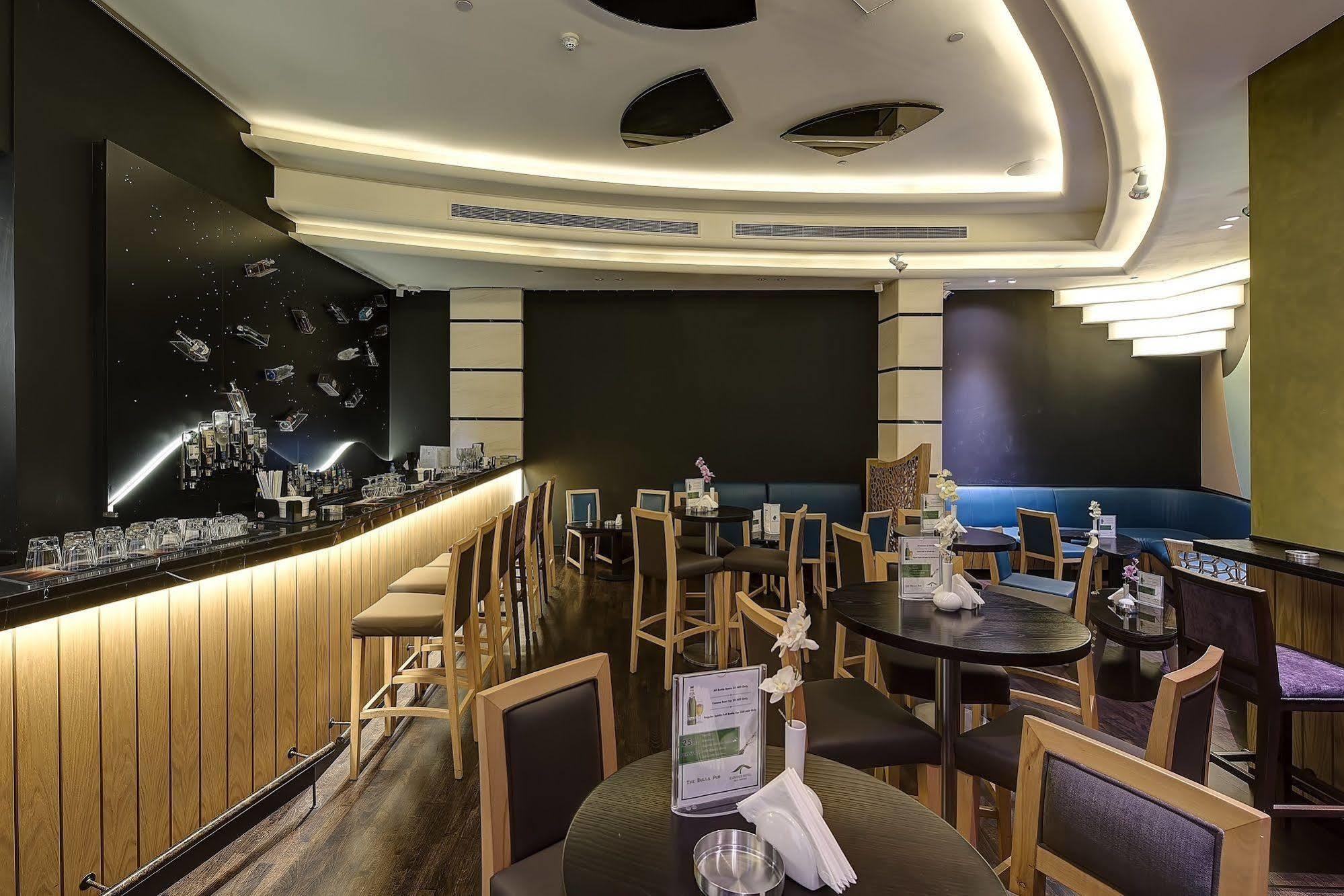Raintree Rolla Hotel Дубай Екстериор снимка