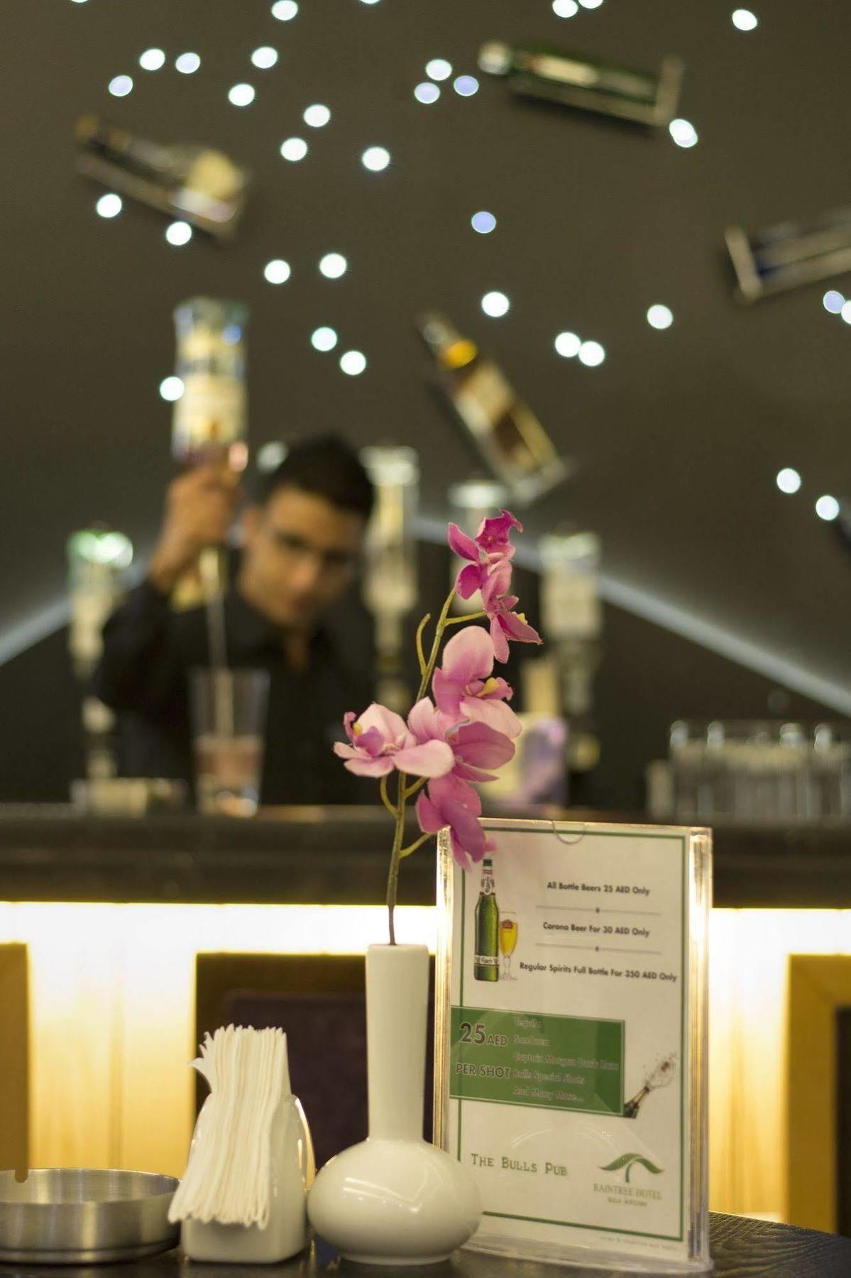 Raintree Rolla Hotel Дубай Екстериор снимка